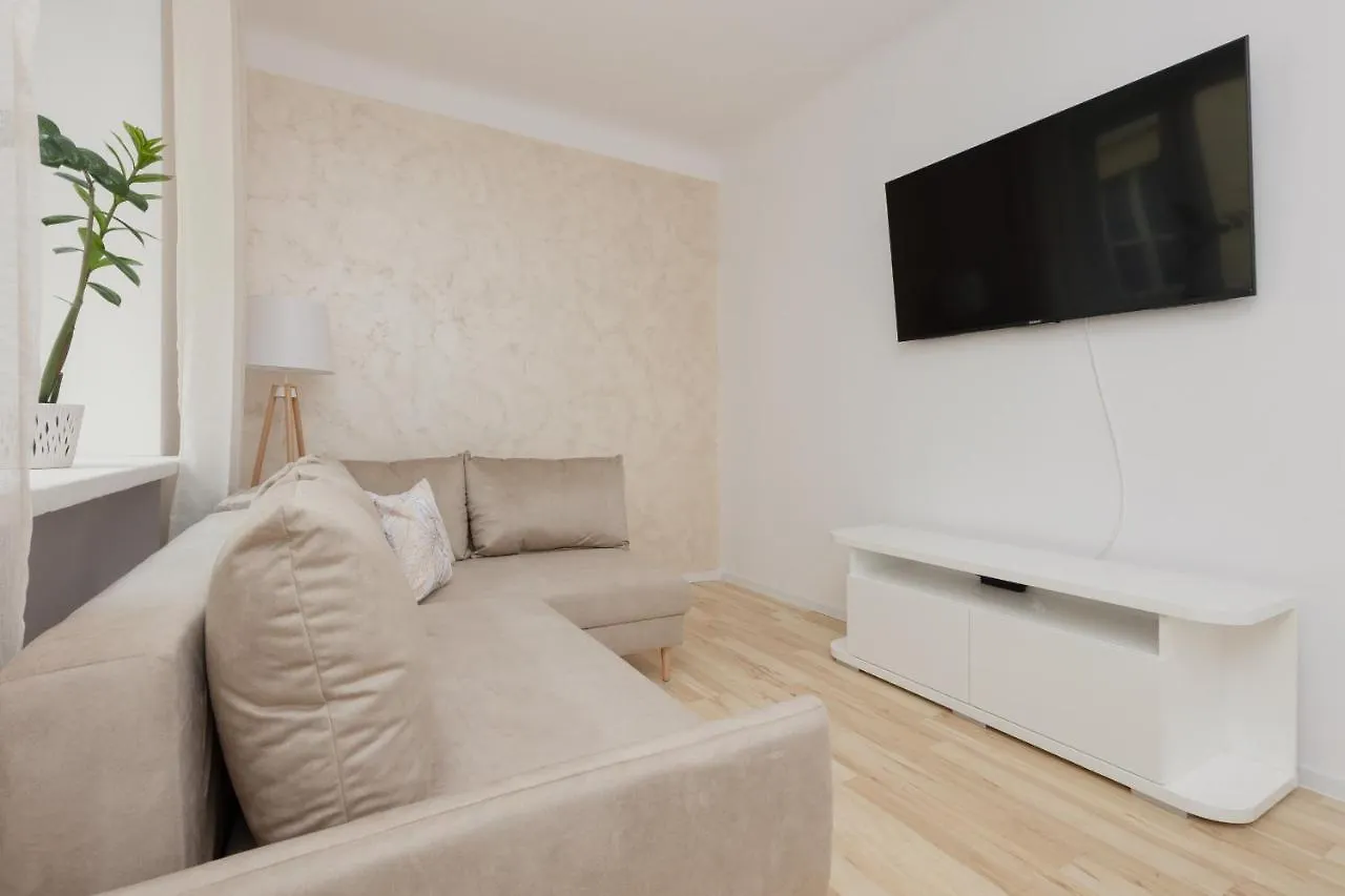 Bright Apartment Wola Near Metro Station By Noclegi Renters وارسو بولندا