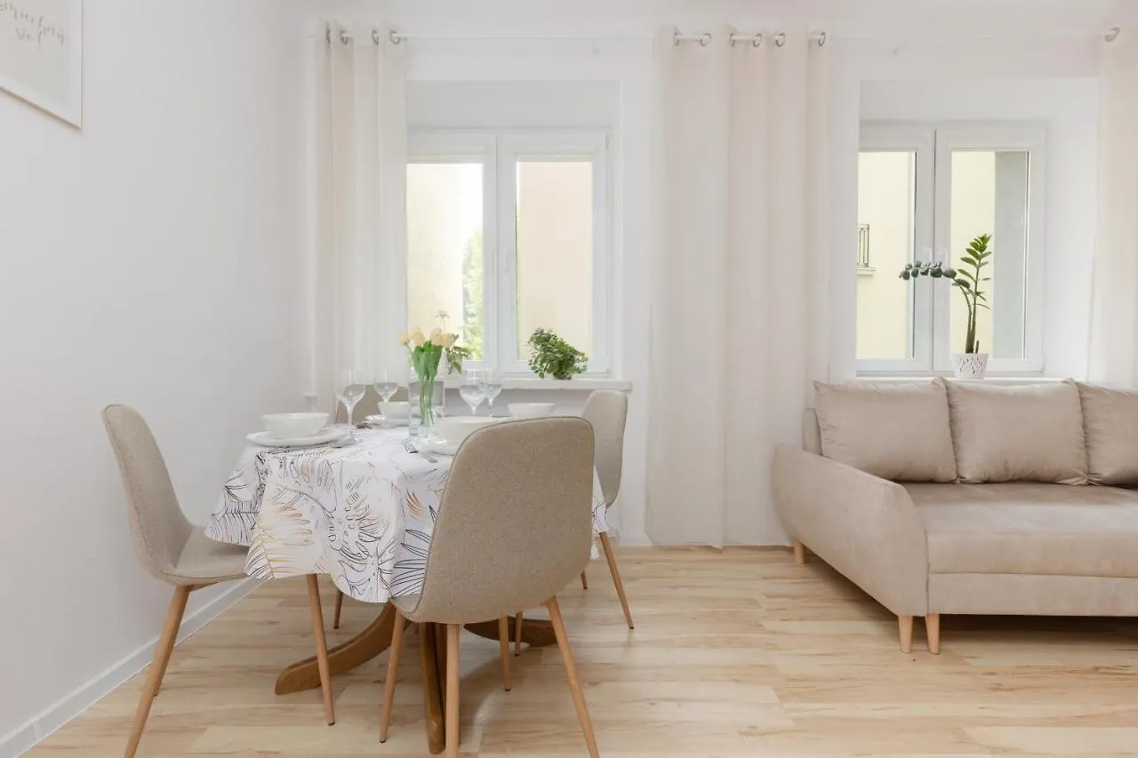 Bright Apartment Wola Near Metro Station By Noclegi Renters Varşova