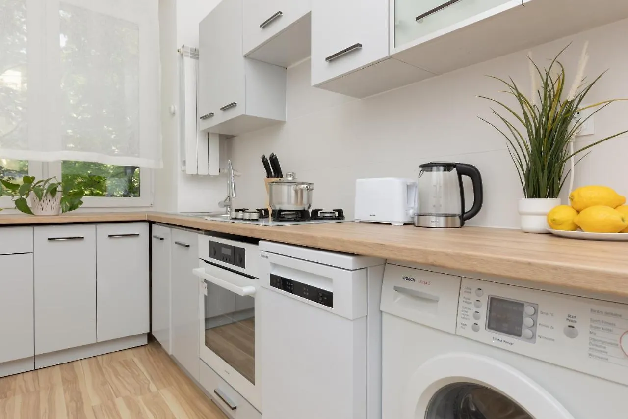Bright Apartment Wola Near Metro Station By Noclegi Renters Varşova 0*,
